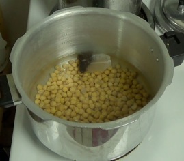 chickpeas in the pressure cooker