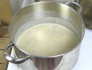 finished chowder in the pot