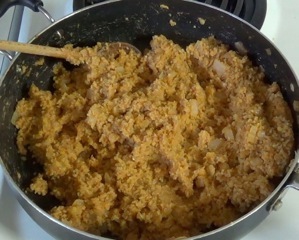 onions, lentils and bulgur mixed together
